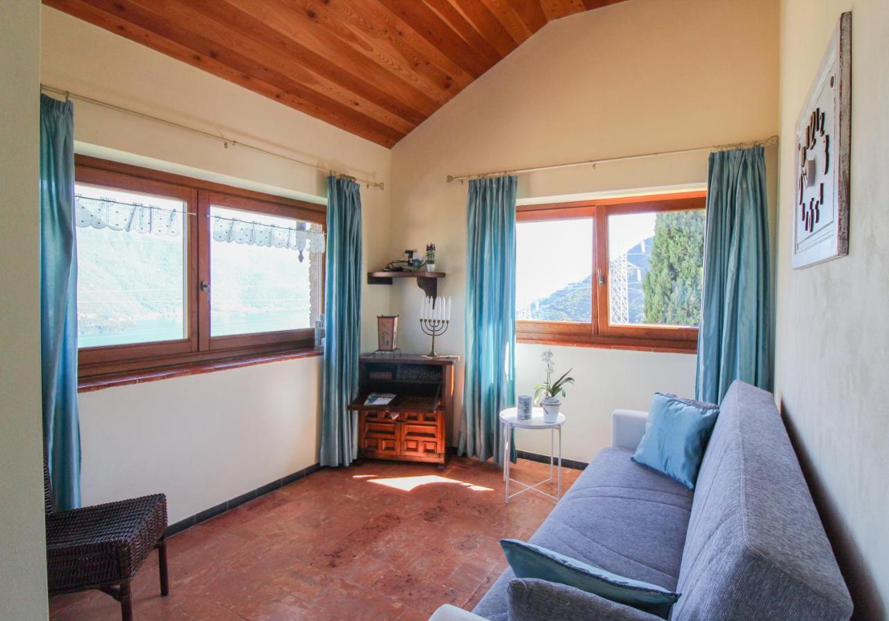 Residenza Castellum Apartment Stazzona Екстериор снимка